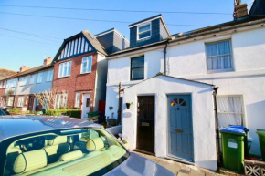 Cockle Cottage, An artists haven, Charming Cottage By Air Premier
